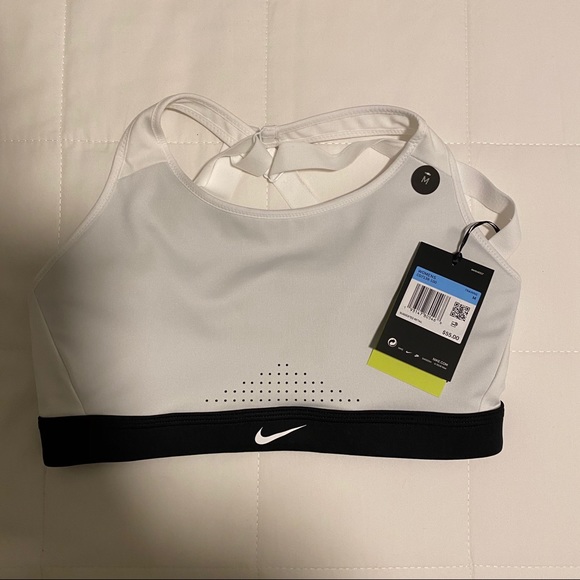 Nike Tops - Nike bra